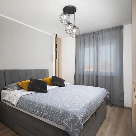 Meraviglia Residence プーラ エクステリア 写真